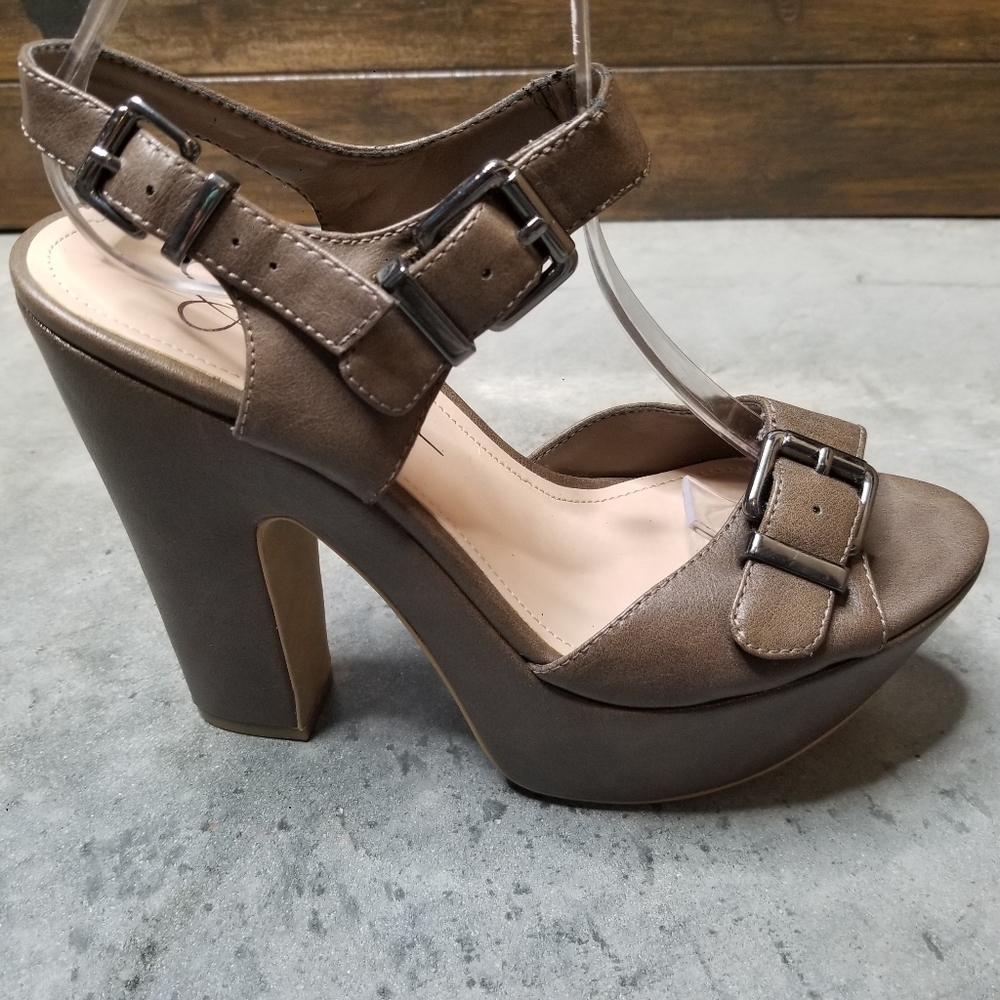 JESSICA SIMPSON | Jacyln Platform Pumps Tan Brown